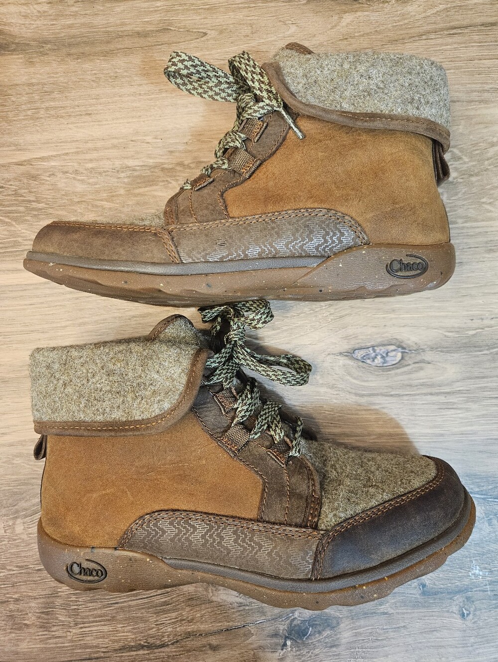 CHACO Women’s Barbary Boots Pinecone Wool Uppers Size 7